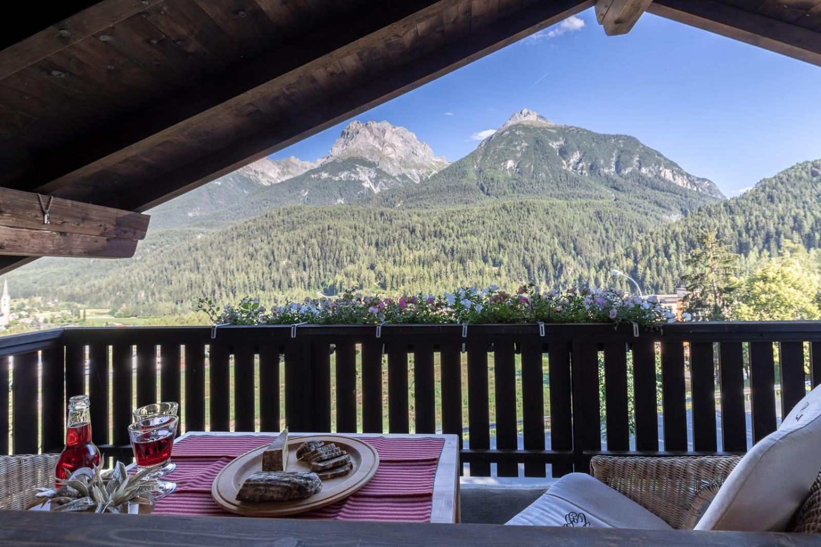 Chasa Gernet Buorcha Apartman Scuol Kültér fotó